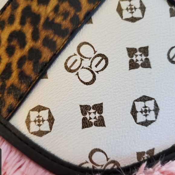 Trending block styling on belt bag🐆 &zebra plus , - Picture 14 of 15